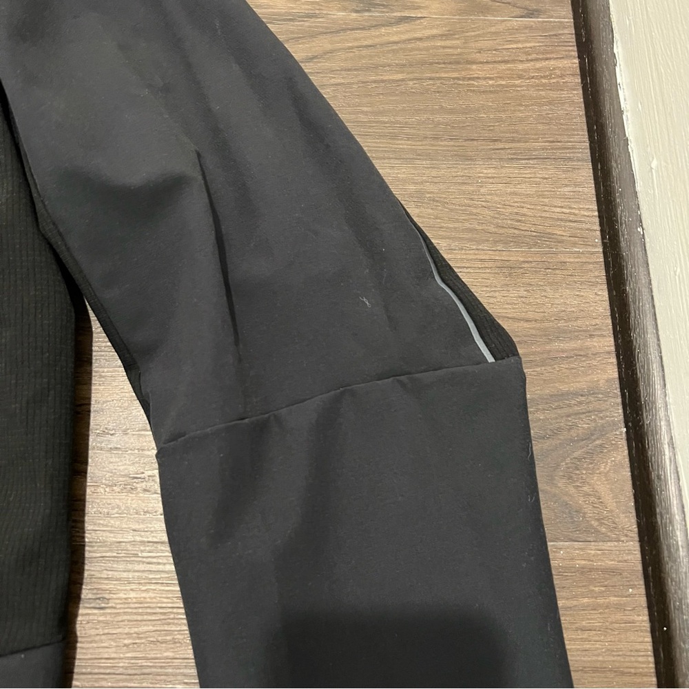 Lululemon Men's Black Lightweight Hooded Jacket - Picture 7 of 15